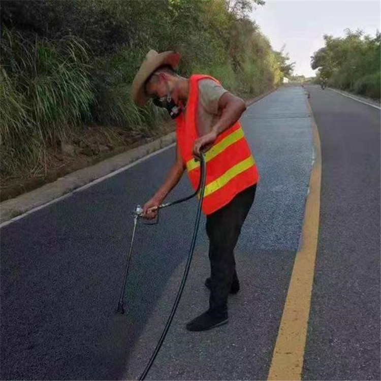 晋城 彩色防滑路面的底涂是保障路面附着力