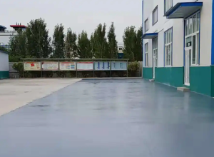 晋城彩色路面喷涂翻新的材料对冬季